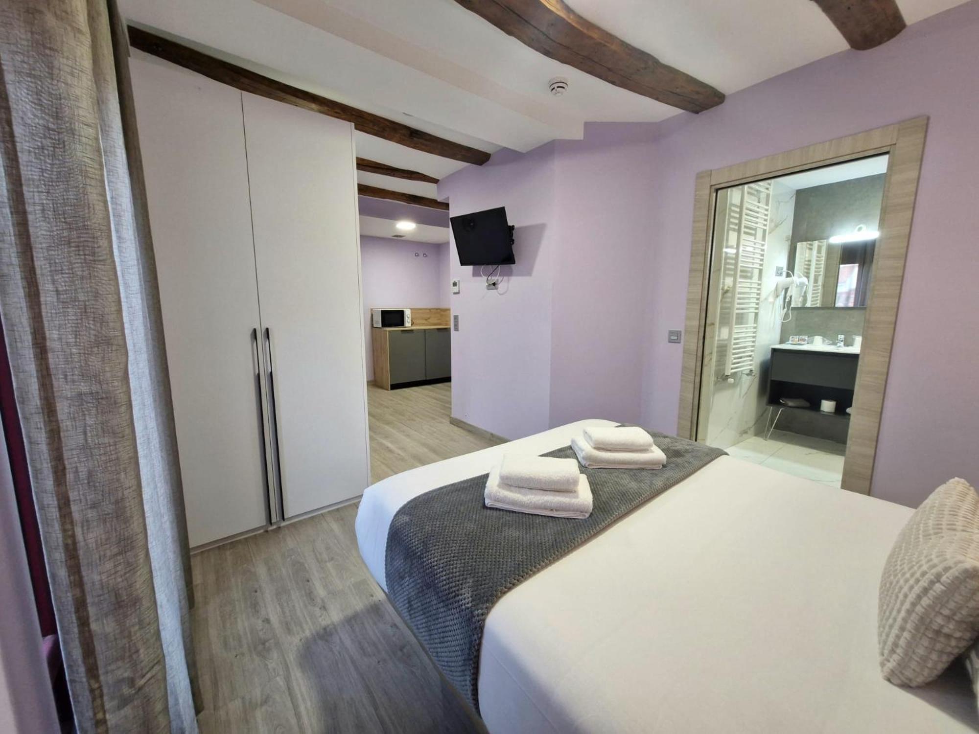 Guest house Feeling - Suites&rooms *